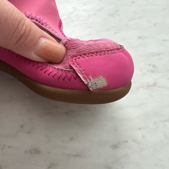 UGG Delta Closed Toe Toddler Baby Sandal Size 7 - Picture 5 of 10